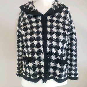 Vintage Pendleton Black and White Houndstooth Merino Wool Sweater Small